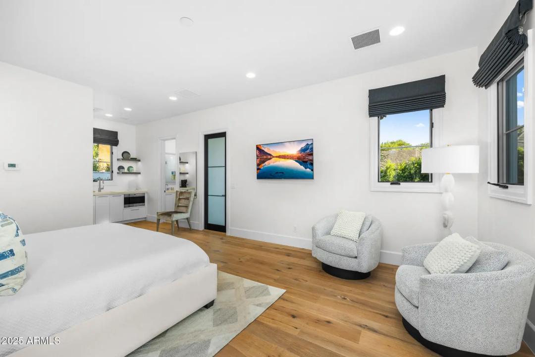 Real Estate Picture 60
