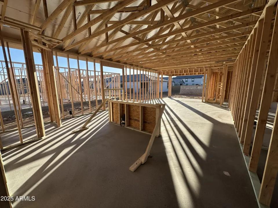 Real Estate Picture 3