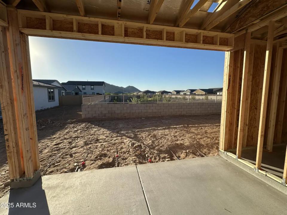 Real Estate Picture 4