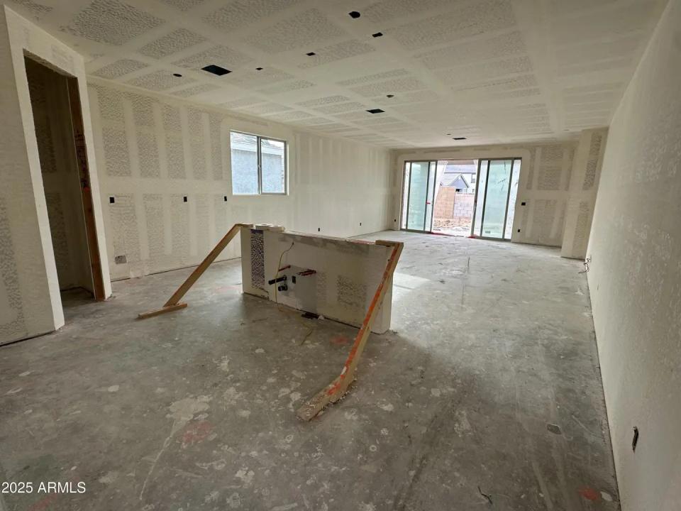 Real Estate Picture 4