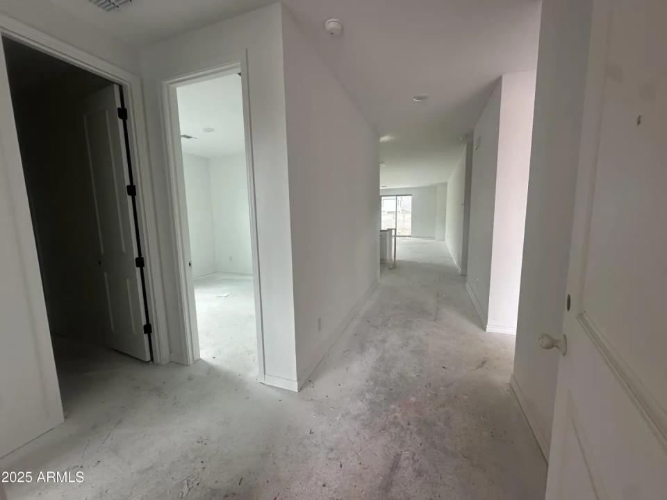 Real Estate Picture 3