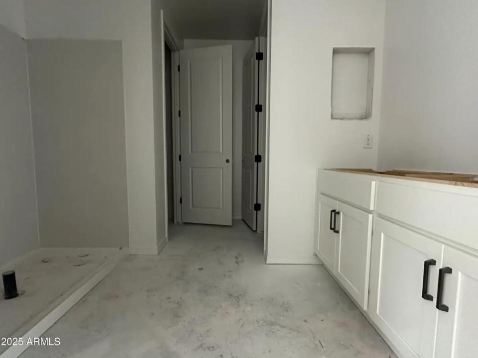 Real Estate Picture 7