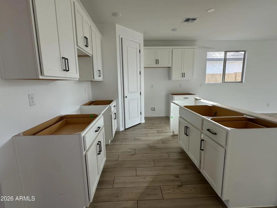 Real Estate Picture 5