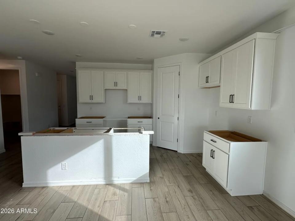 Real Estate Picture 6