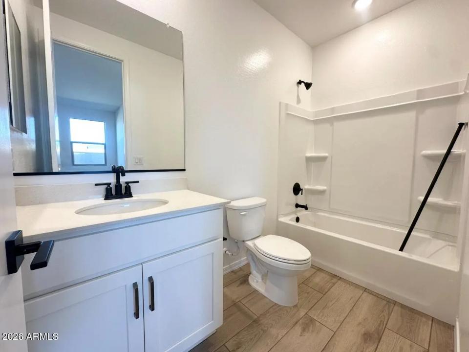 Real Estate Picture 10