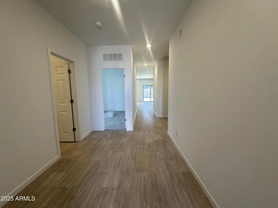 Real Estate Picture 3