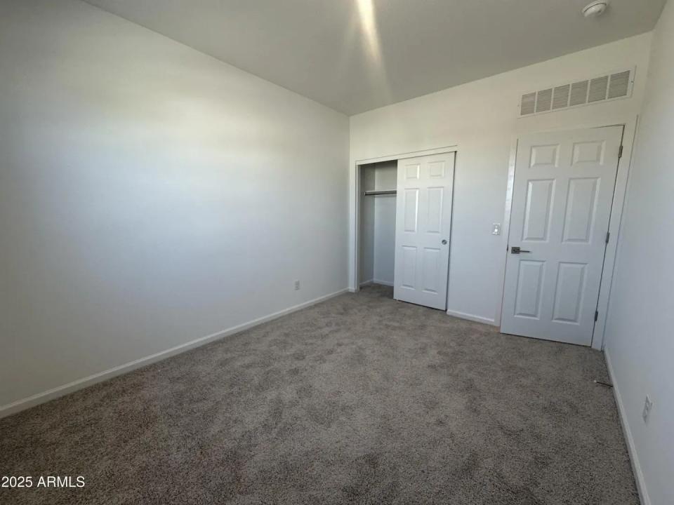 Real Estate Picture 5