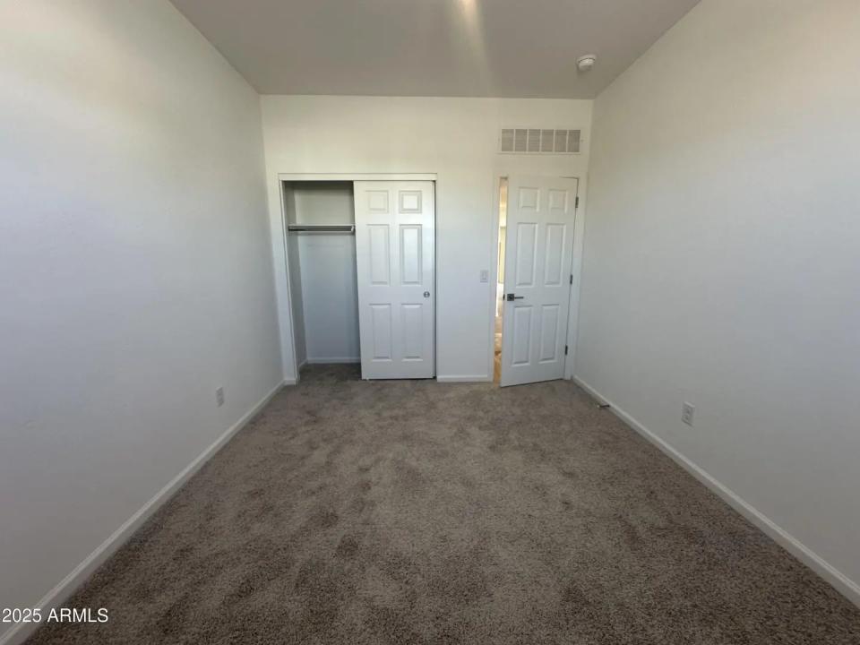 Real Estate Picture 6