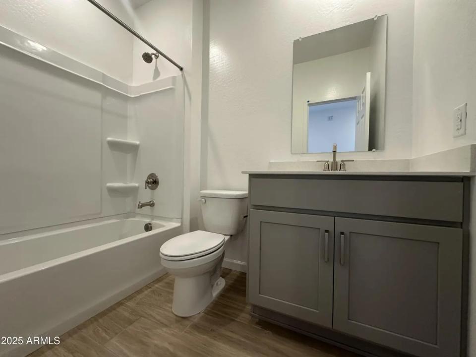 Real Estate Picture 7