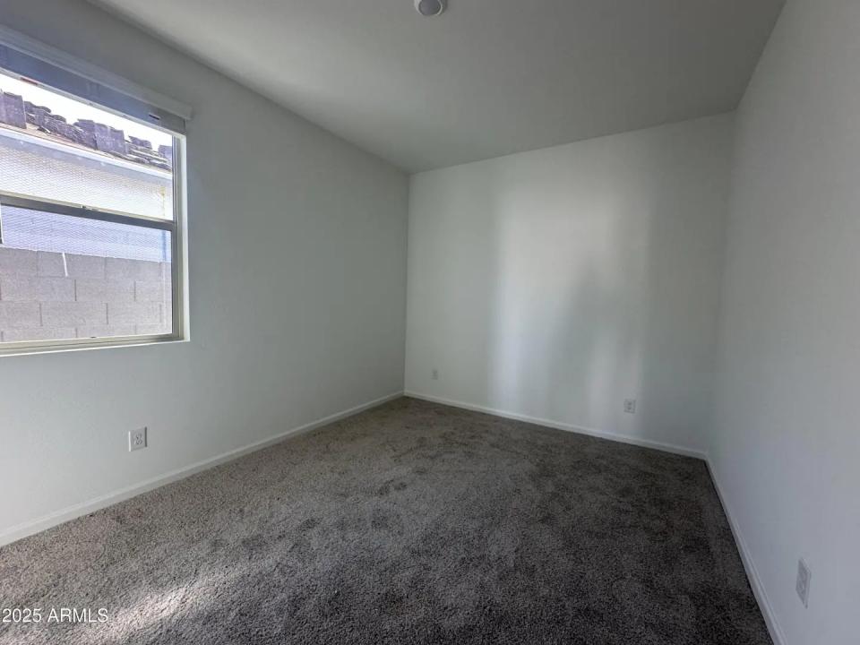 Real Estate Picture 8