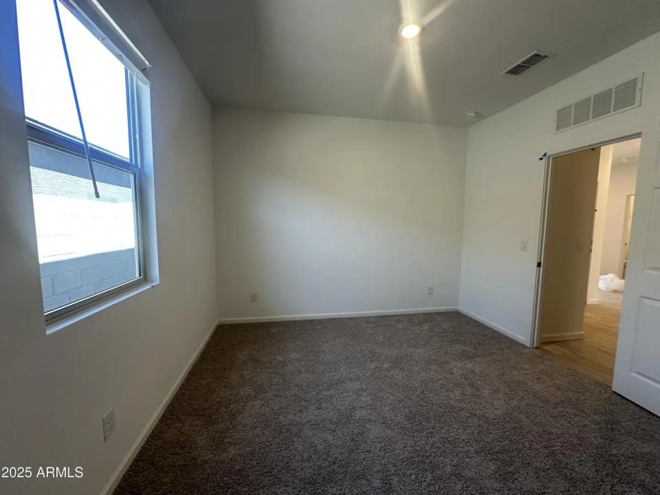 Real Estate Picture 12
