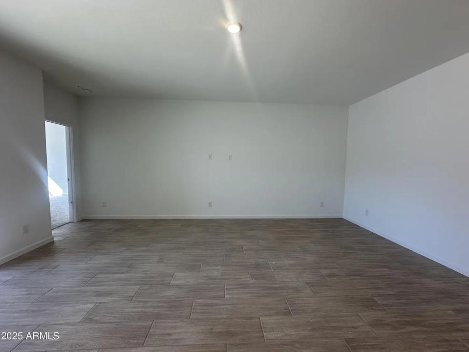Real Estate Picture 15