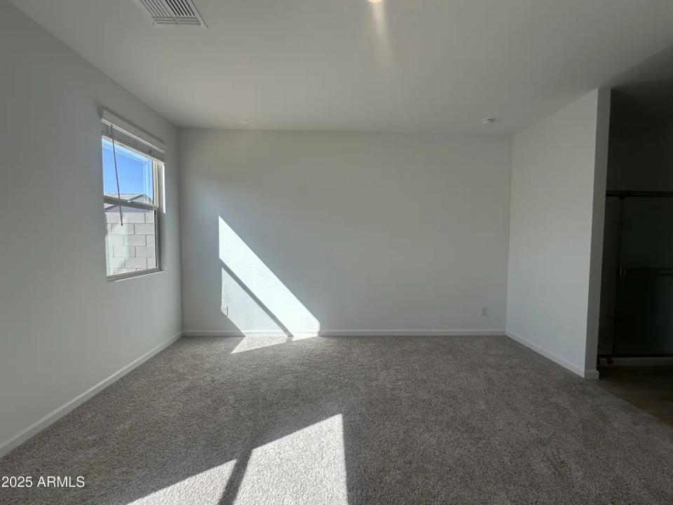 Real Estate Picture 22