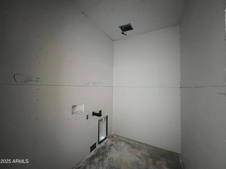 Real Estate Picture 5