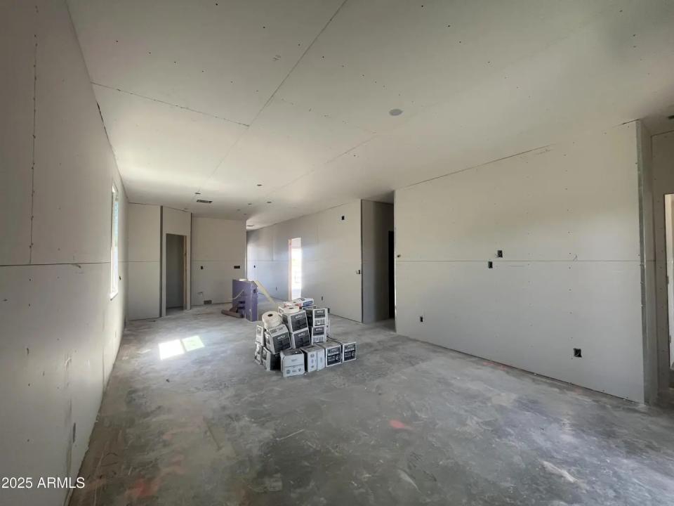 Real Estate Picture 9