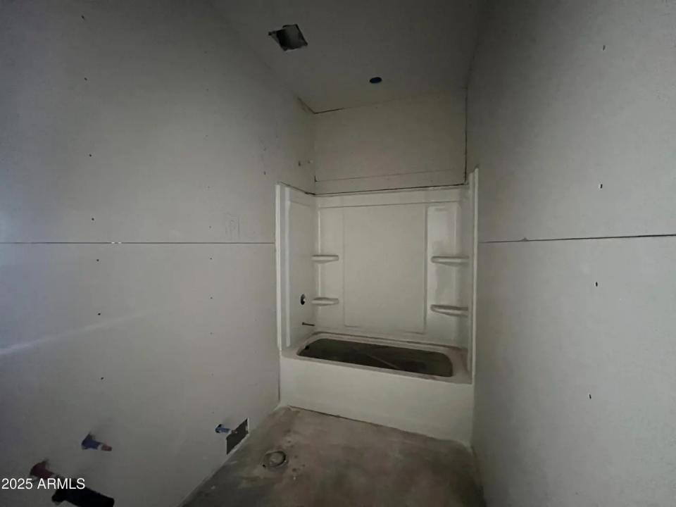 Real Estate Picture 10