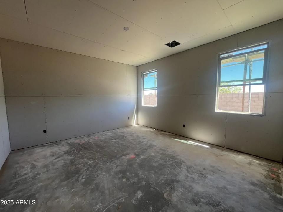 Real Estate Picture 13