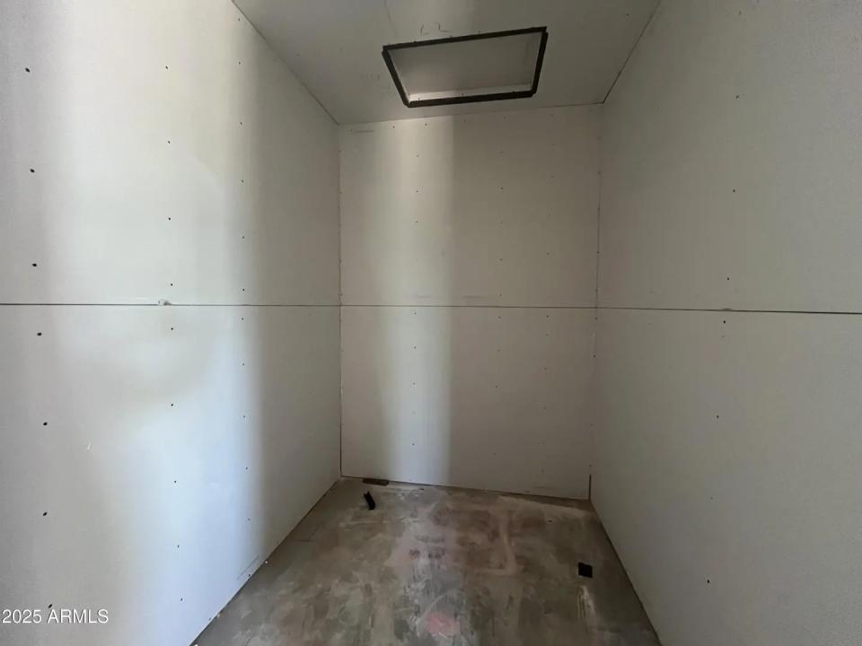 Real Estate Picture 15