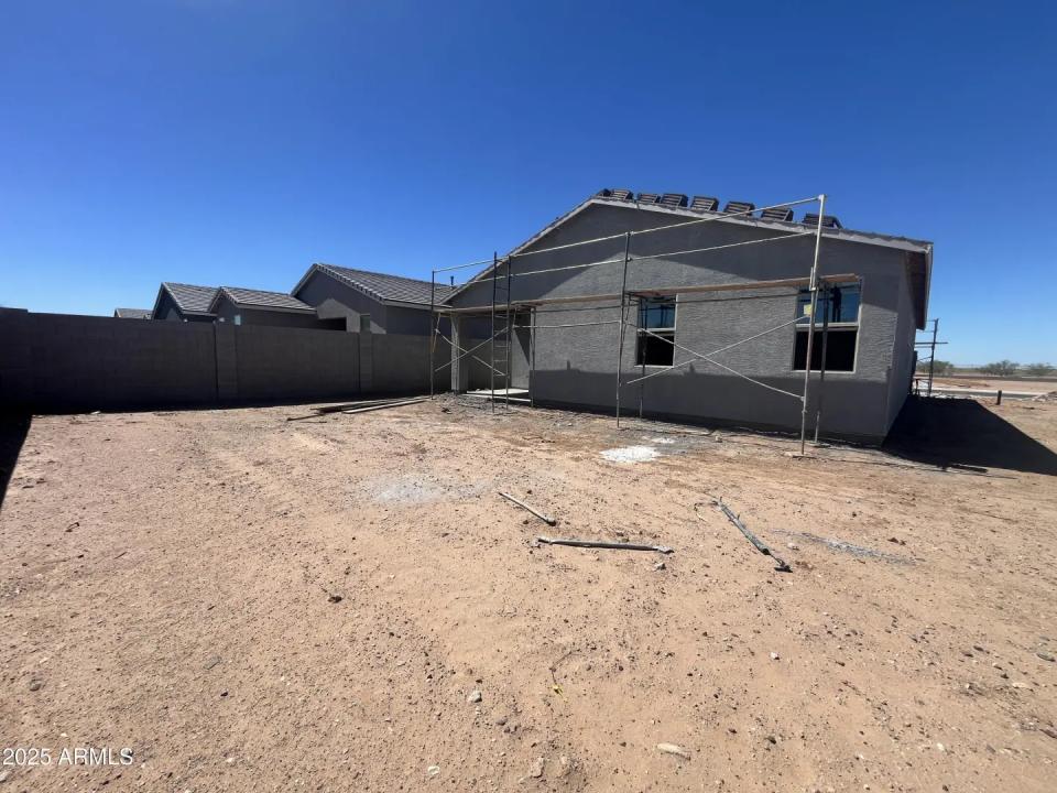 Real Estate Picture 16