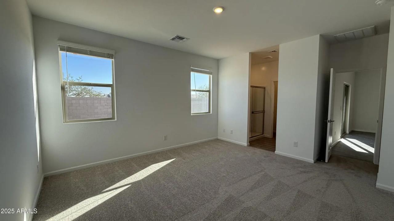 Real Estate Picture 13