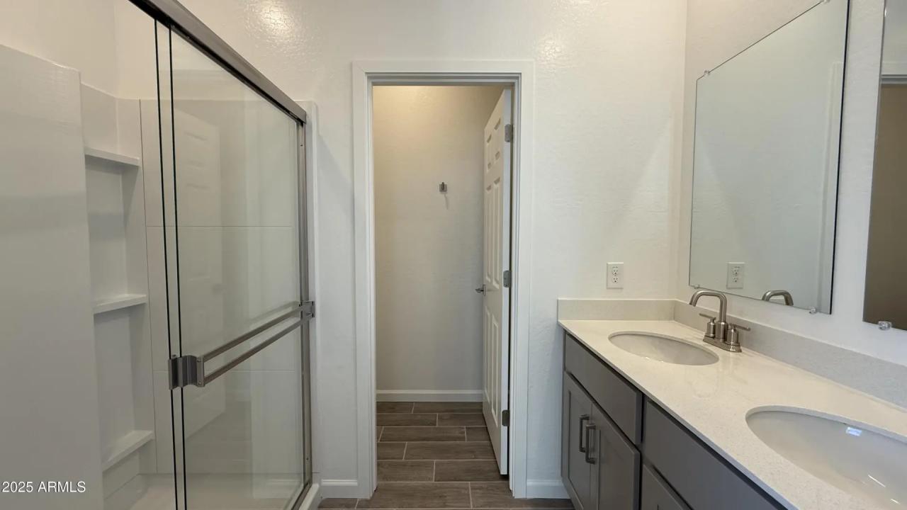 Real Estate Picture 14