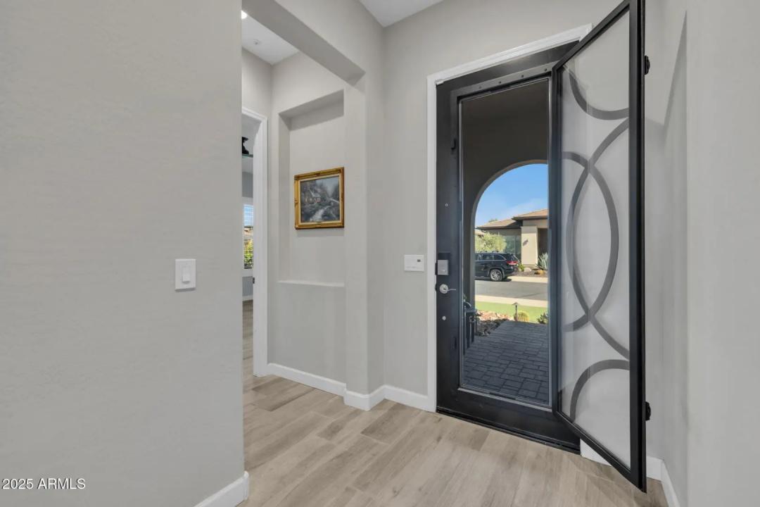Real Estate Picture 14