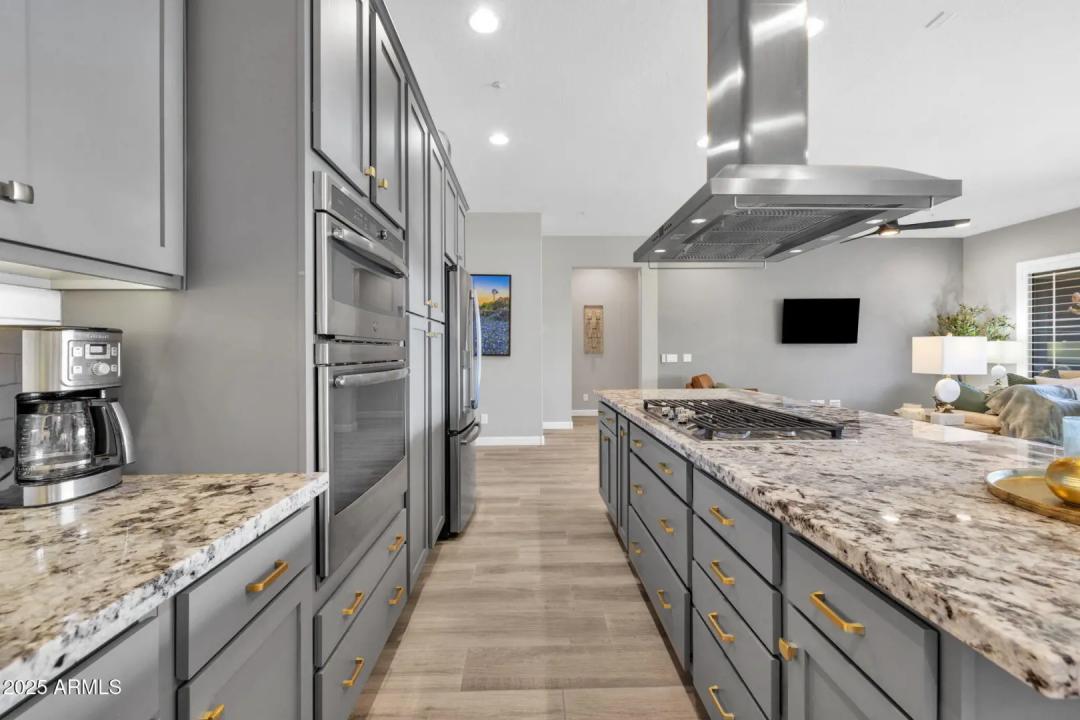 Real Estate Picture 16
