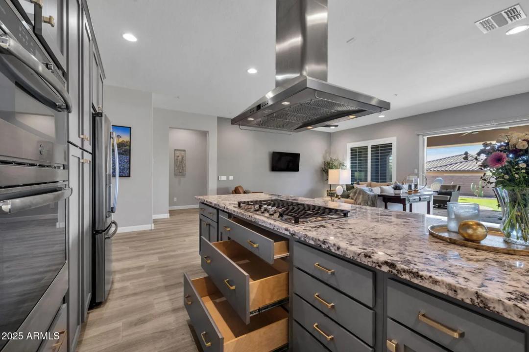 Real Estate Picture 17