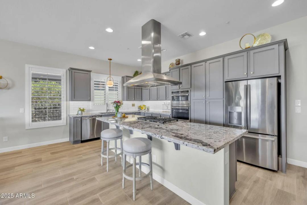 Real Estate Picture 22