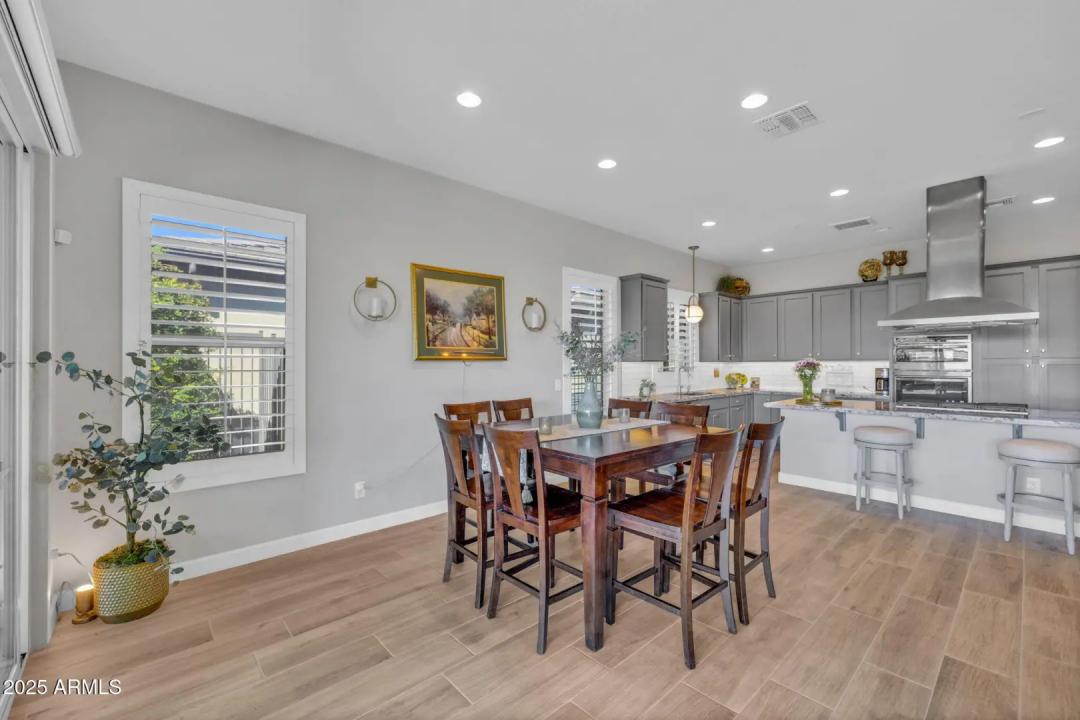 Real Estate Picture 24