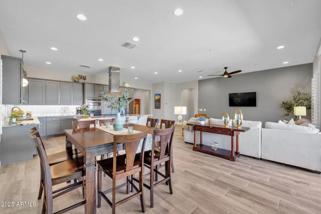 Real Estate Picture 25