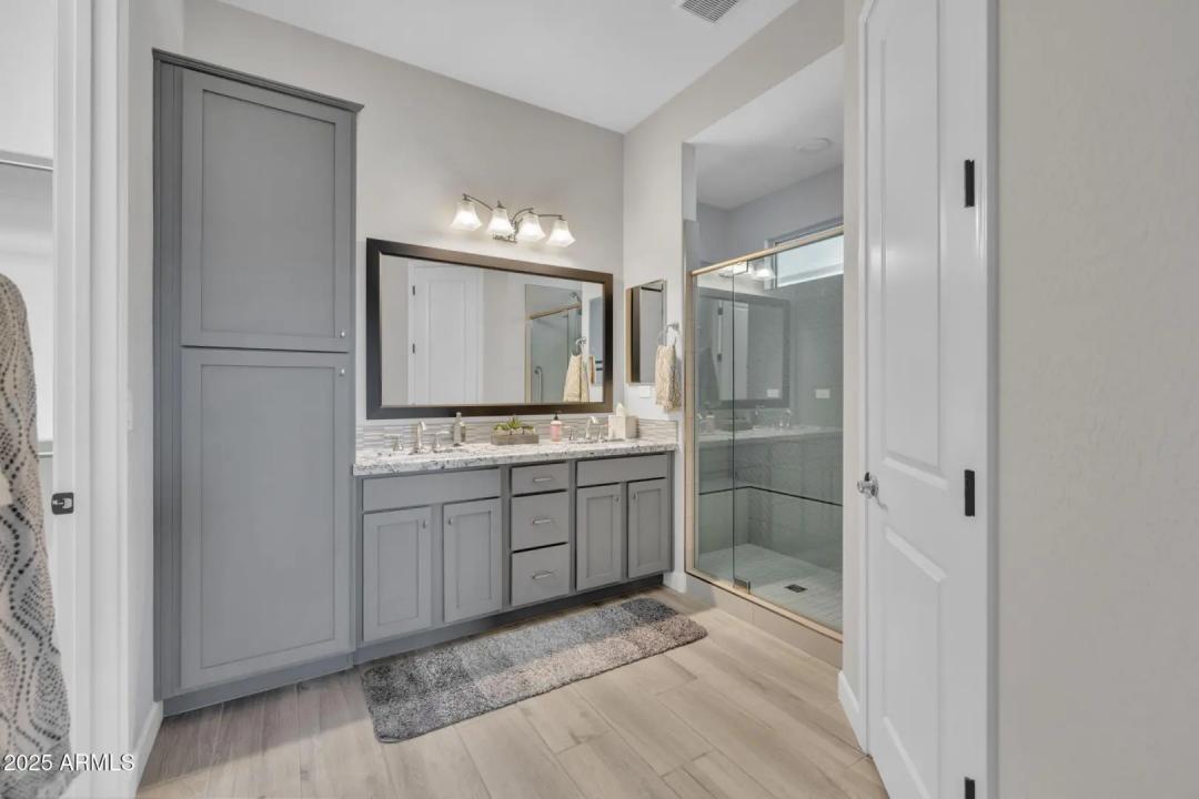 Real Estate Picture 38