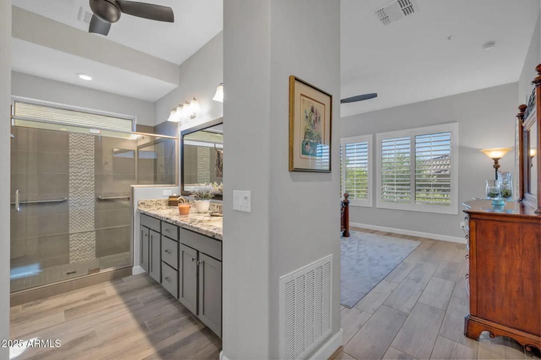 Real Estate Picture 30