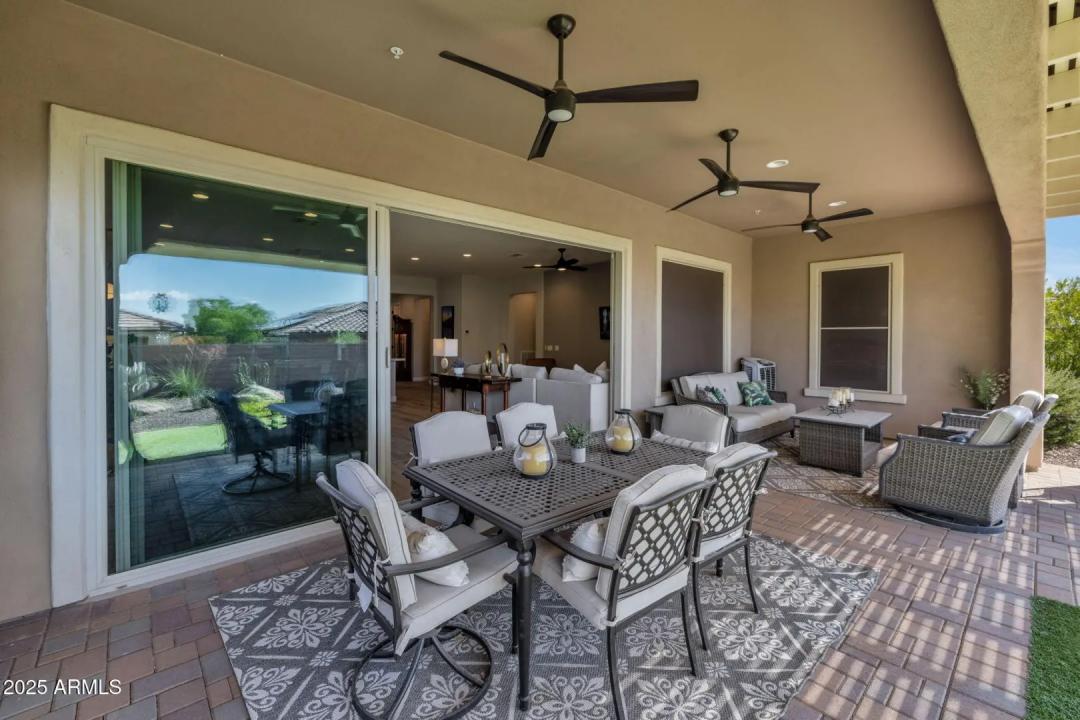 Real Estate Picture 5