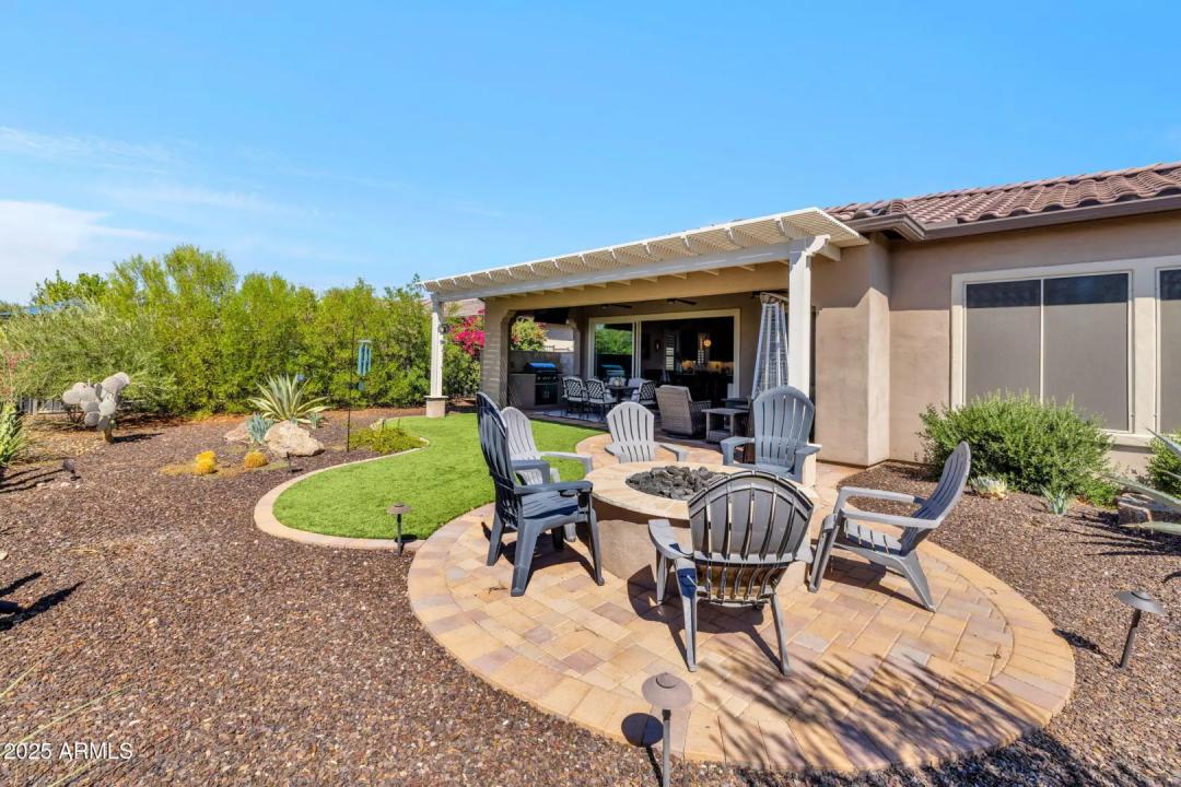 Real Estate Picture 8