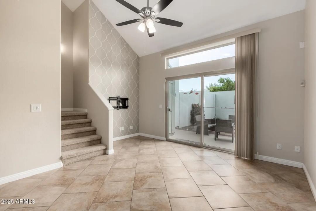 Real Estate Picture 5