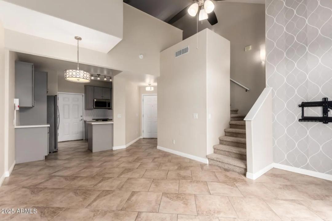 Real Estate Picture 7