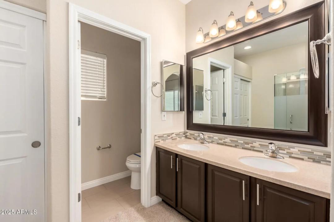 Real Estate Picture 17