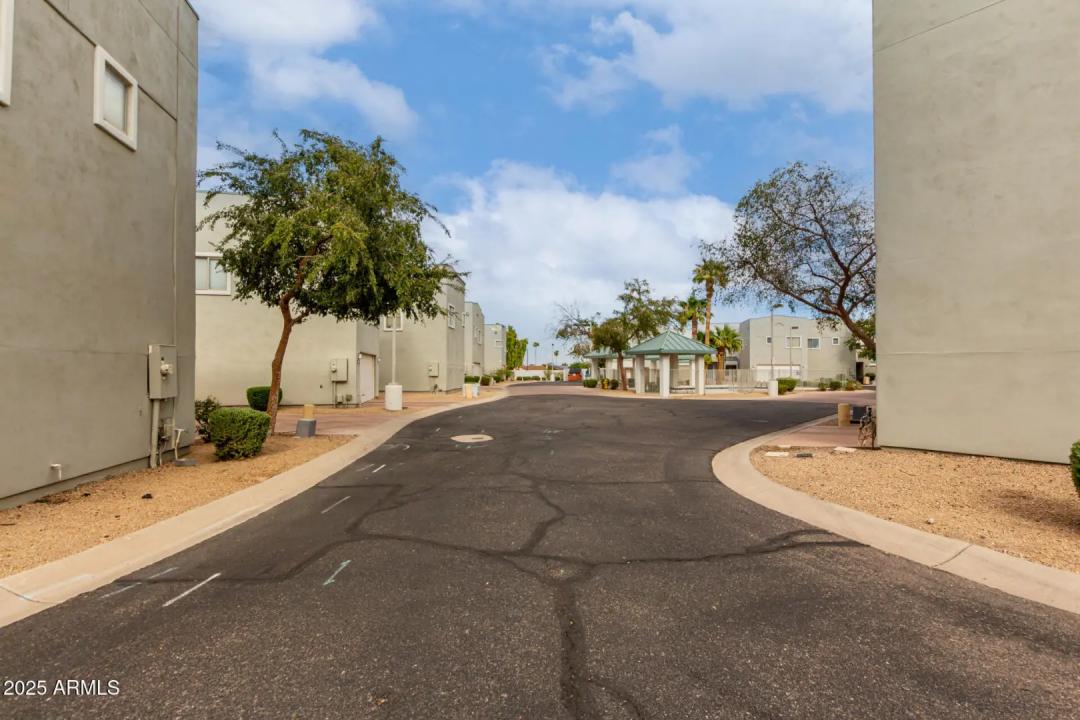 Real Estate Picture 29