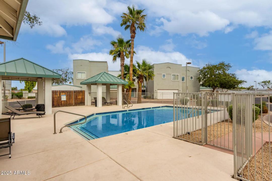 Real Estate Picture 33
