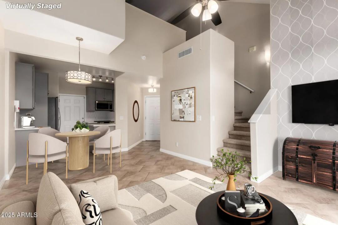 Real Estate Picture 4
