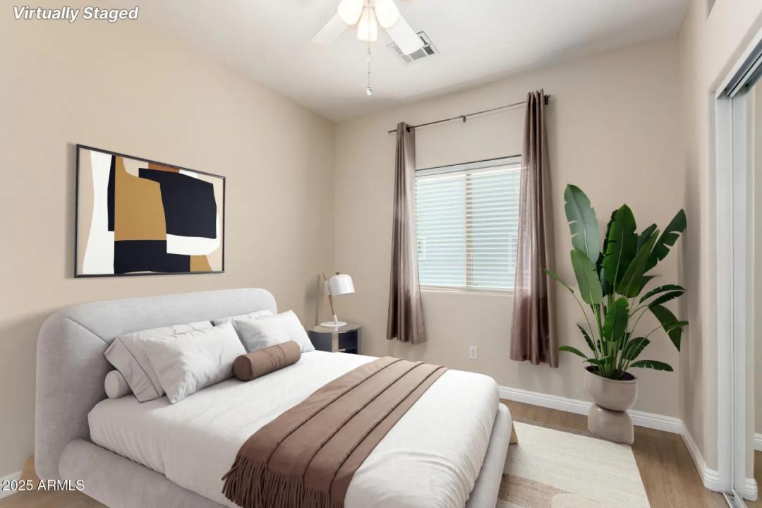 Real Estate Picture 14