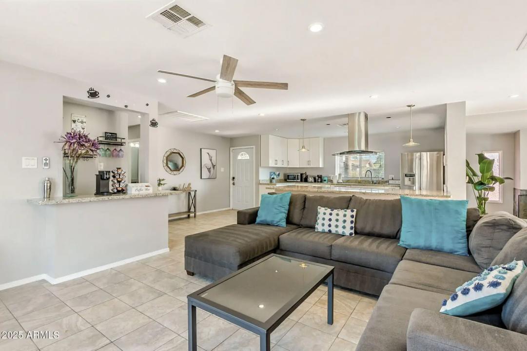 Real Estate Picture 11