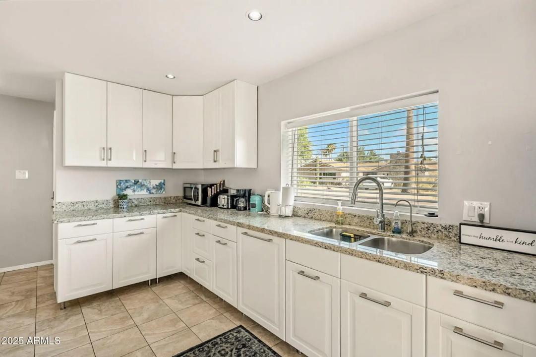 Real Estate Picture 5