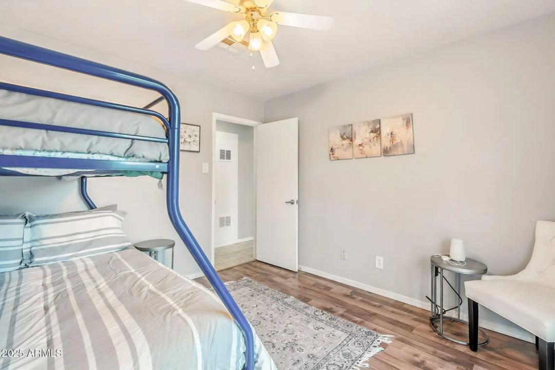 Real Estate Picture 22