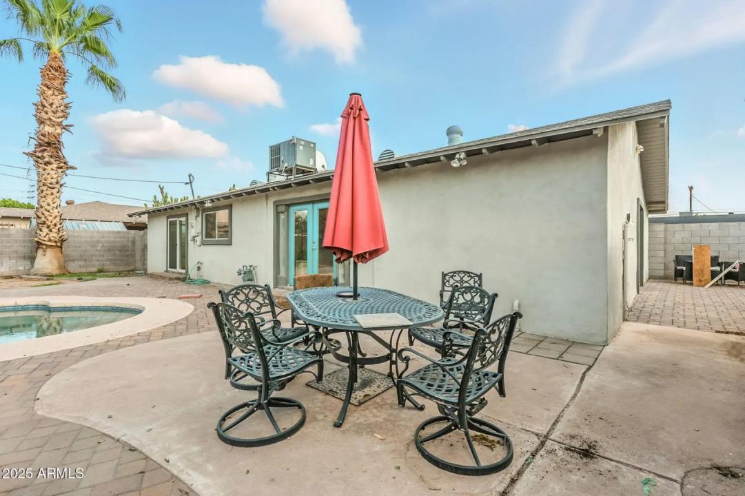Real Estate Picture 23