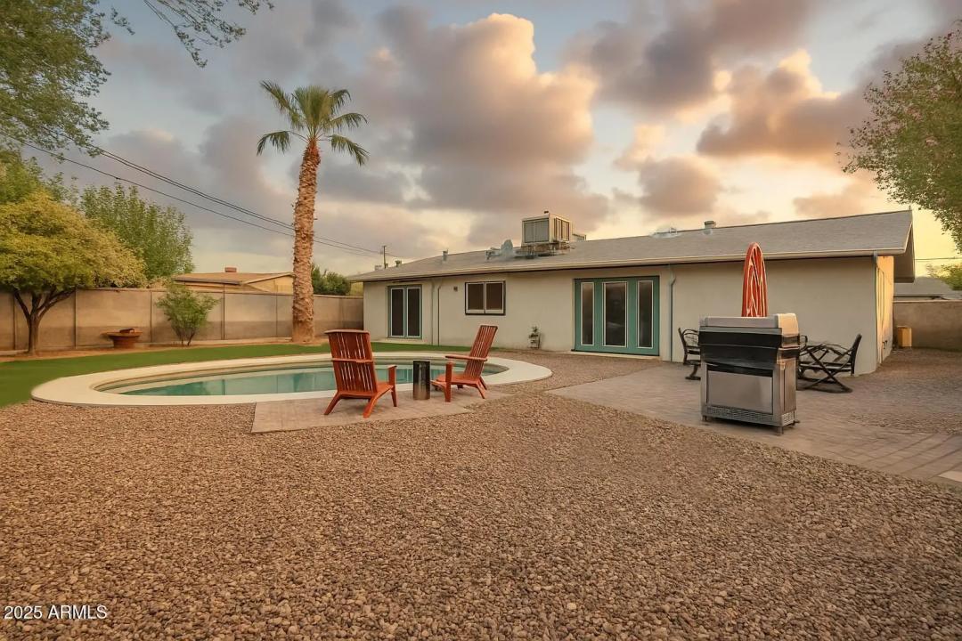 Real Estate Picture 4