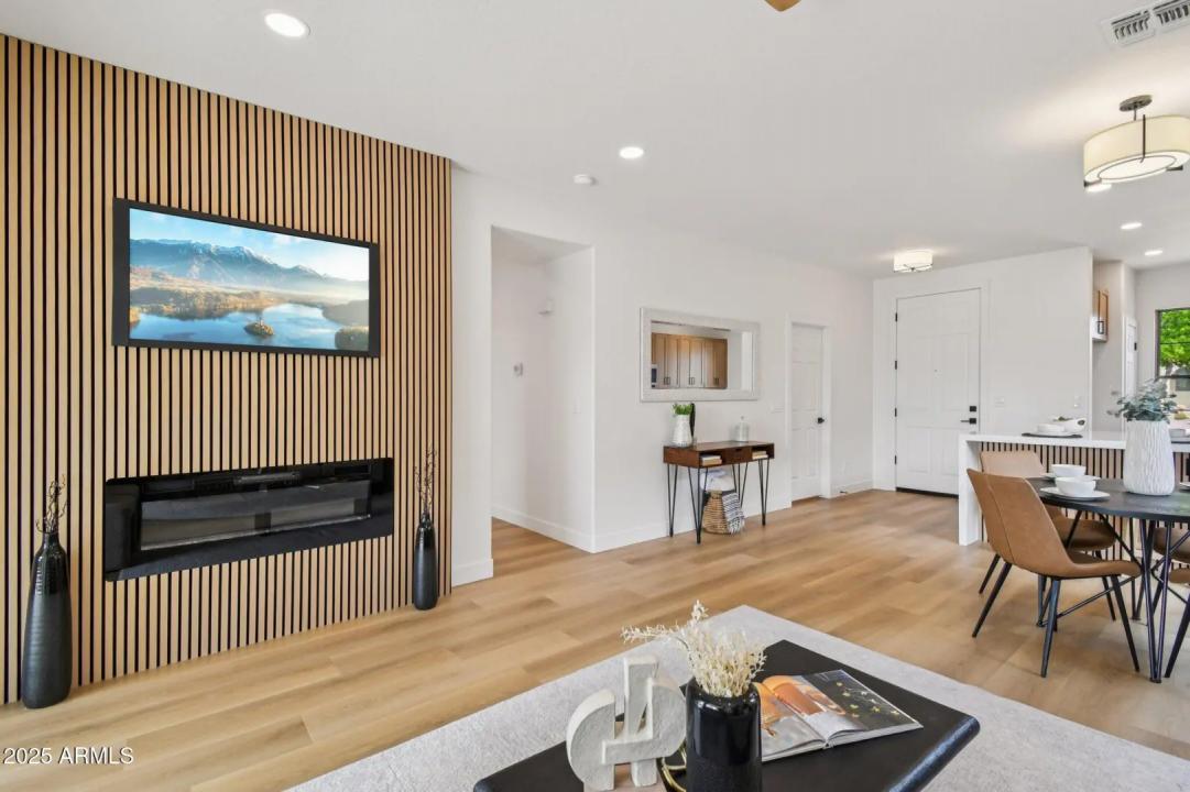 Real Estate Picture 5