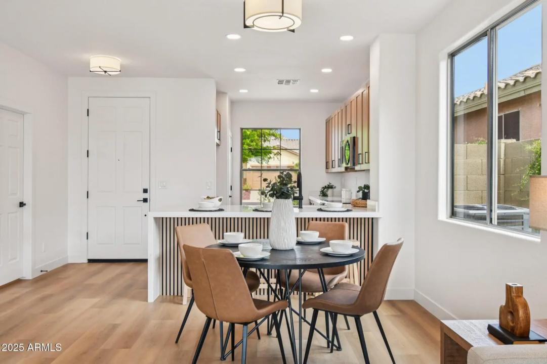 Real Estate Picture 9