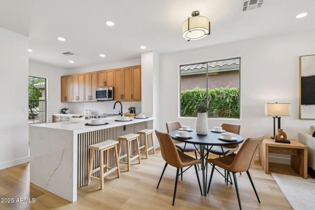 Real Estate Picture 3